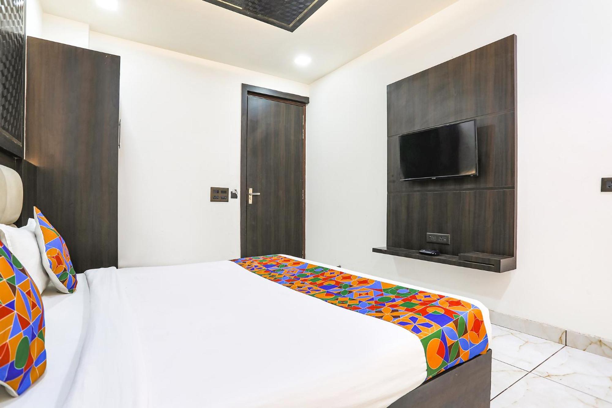 Fabhotel Grand Sparrow Tajganj Exterior photo