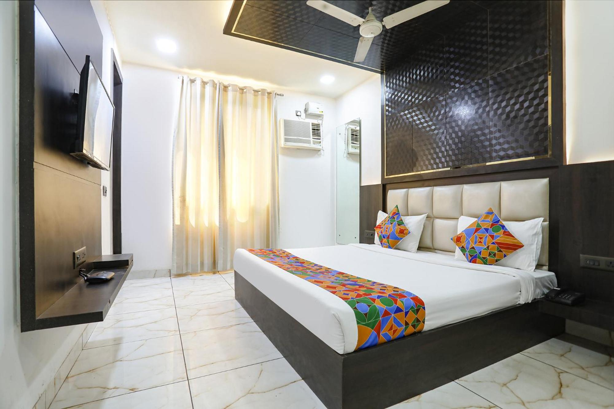Fabhotel Grand Sparrow Tajganj Exterior photo